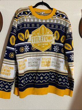 Fpsapparel Titletown Brewing Men's Navy and Gold Logo Sweater Size XXL